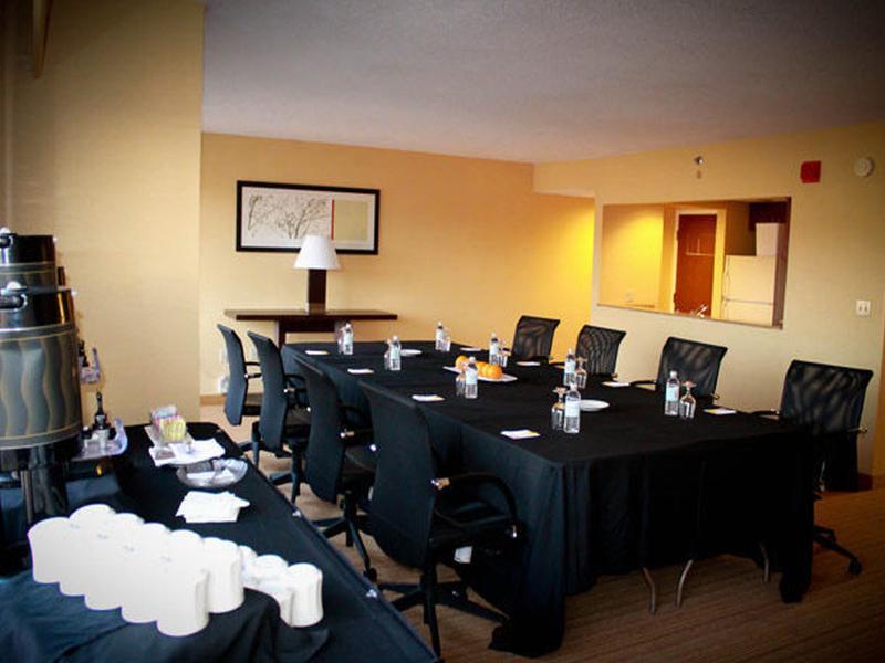Courtyard Waterbury Downtown Hotel Exterior photo