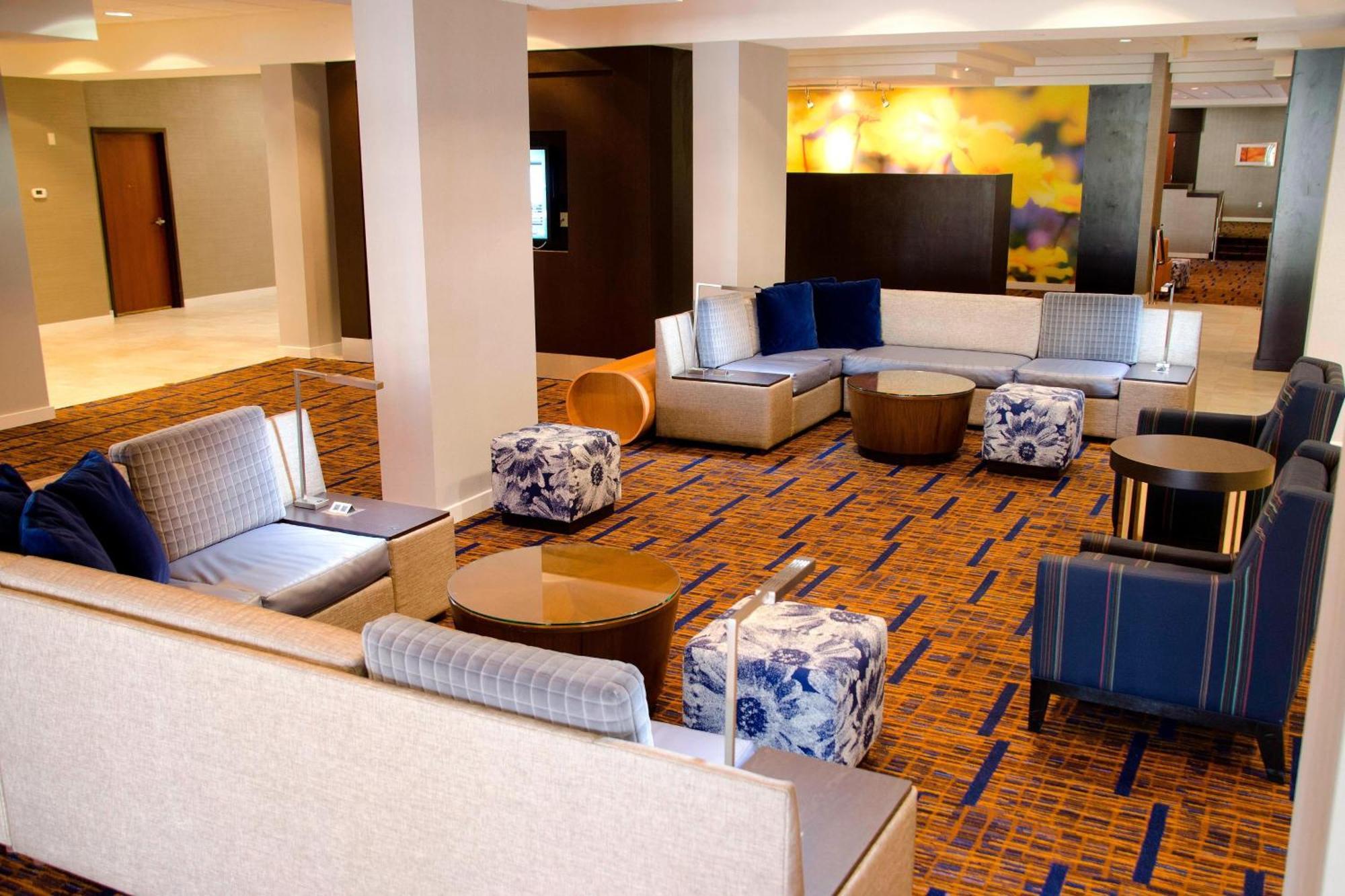 Courtyard Waterbury Downtown Hotel Exterior photo