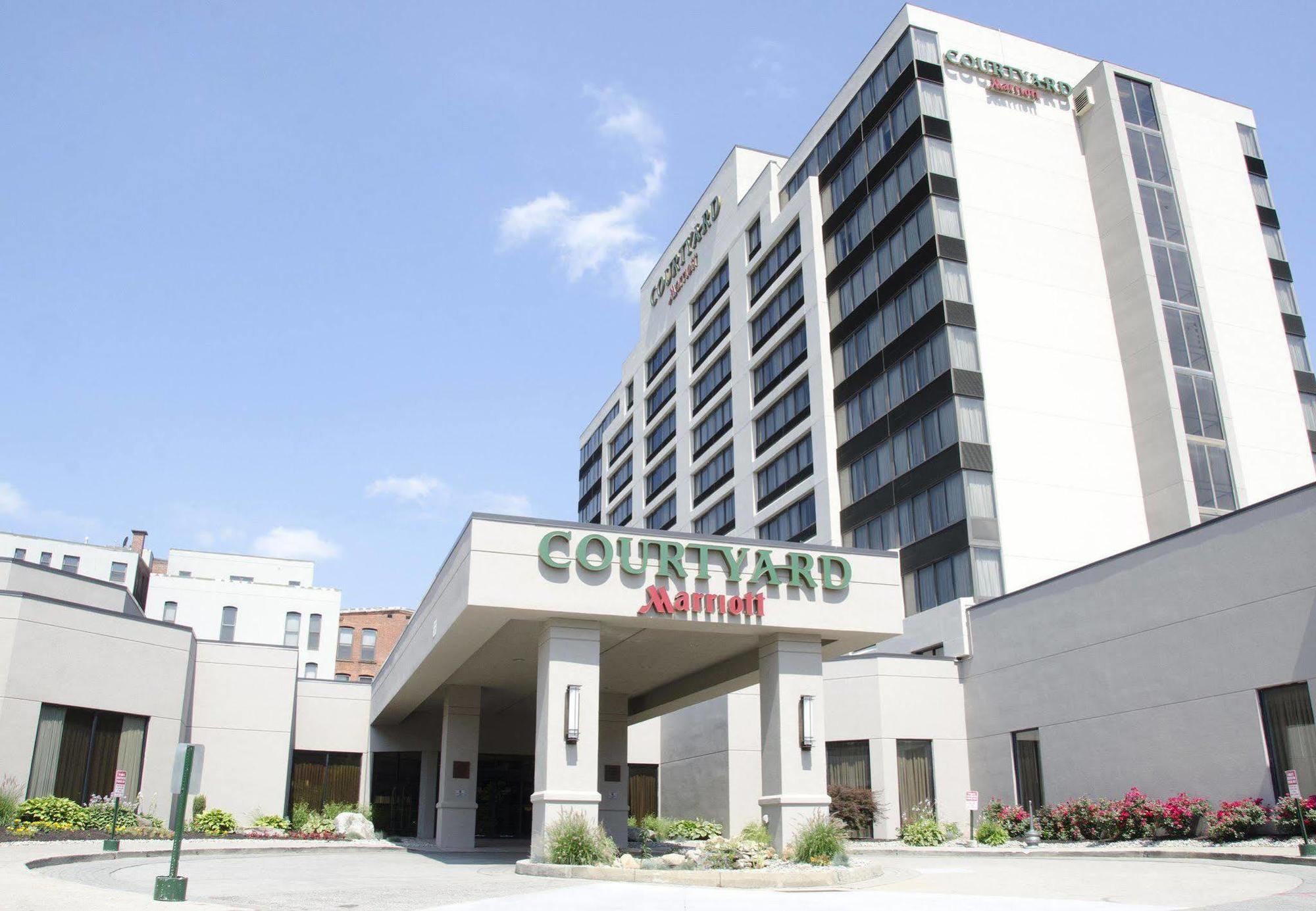 Courtyard Waterbury Downtown Hotel Exterior photo